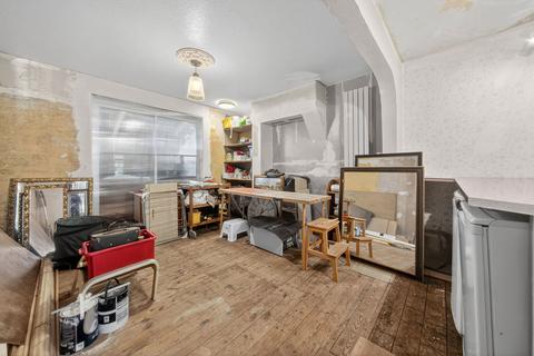 3 bedroom semi-detached house for sale, Finedon Road, Wellingborough NN8