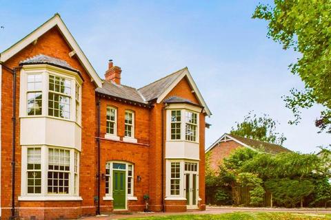 Hillock Lane, Gresford, Wrexham