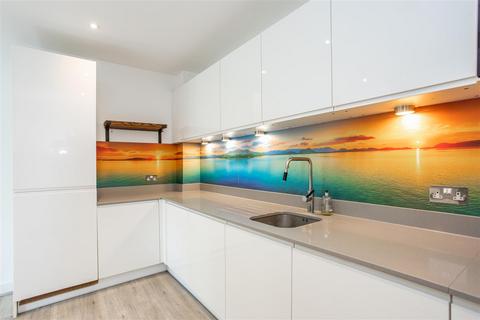 2 bedroom flat for sale, Sireen Apartments, St. Clements, E3