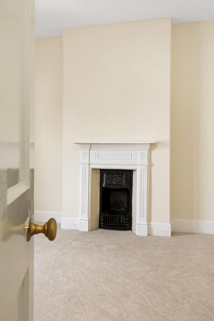 Fireplace R2 A5876-997x1495.jpg
