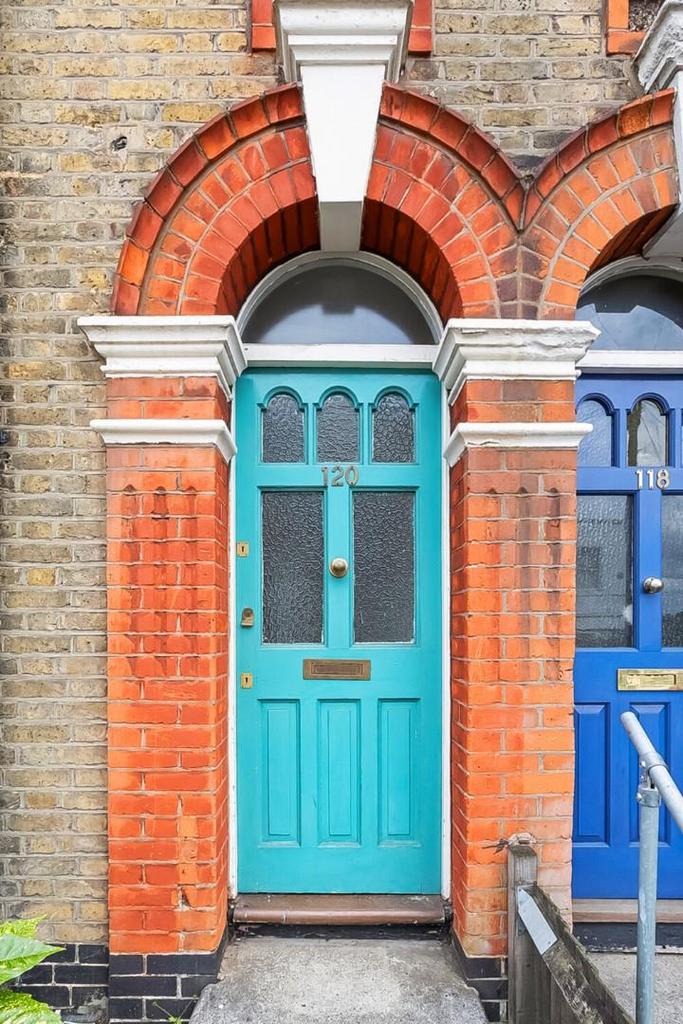 Door R2 A5886-997x1495.jpg