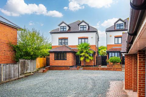 66 High Road, Rayleigh, SS6 7AD