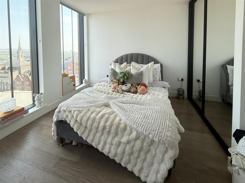 Bed 1.jpg