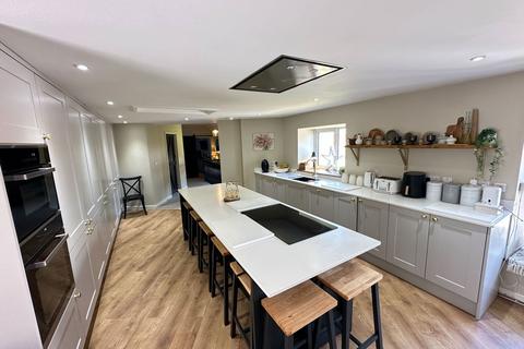 6 bedroom terraced house for sale, High Street, Menai Bridge LL59
