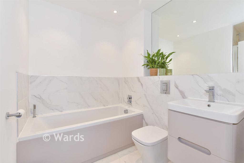 En-Suite Bathroom