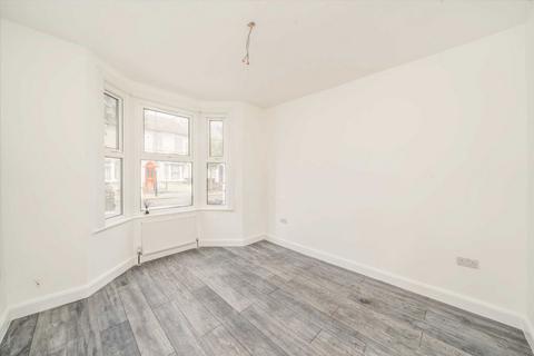 89 Watcombe Road, London, SE25 4XA