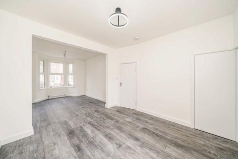 89 Watcombe Road, London, SE25 4XA
