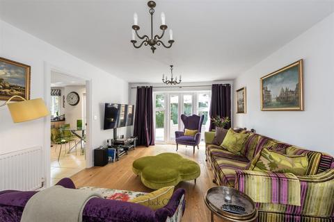 undefined, Taylor Close, Tonbridge