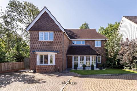 4 bedroom detached house for sale, Taylor Close, Tonbridge