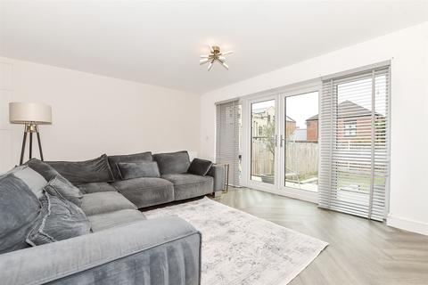 4 bedroom semi-detached house for sale, Baddlesmere Drive, Kings Hill, West Malling, Kent