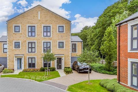 4 bedroom semi-detached house for sale, Baddlesmere Drive, Kings Hill, West Malling, Kent
