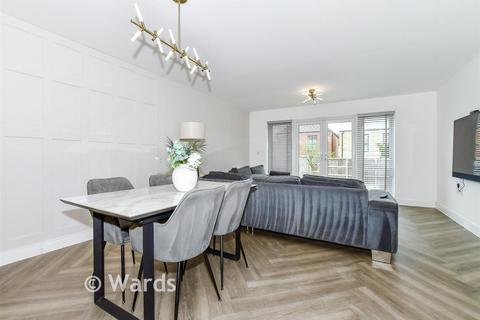 4 bedroom semi-detached house for sale, Baddlesmere Drive, Kings Hill, West Malling, Kent