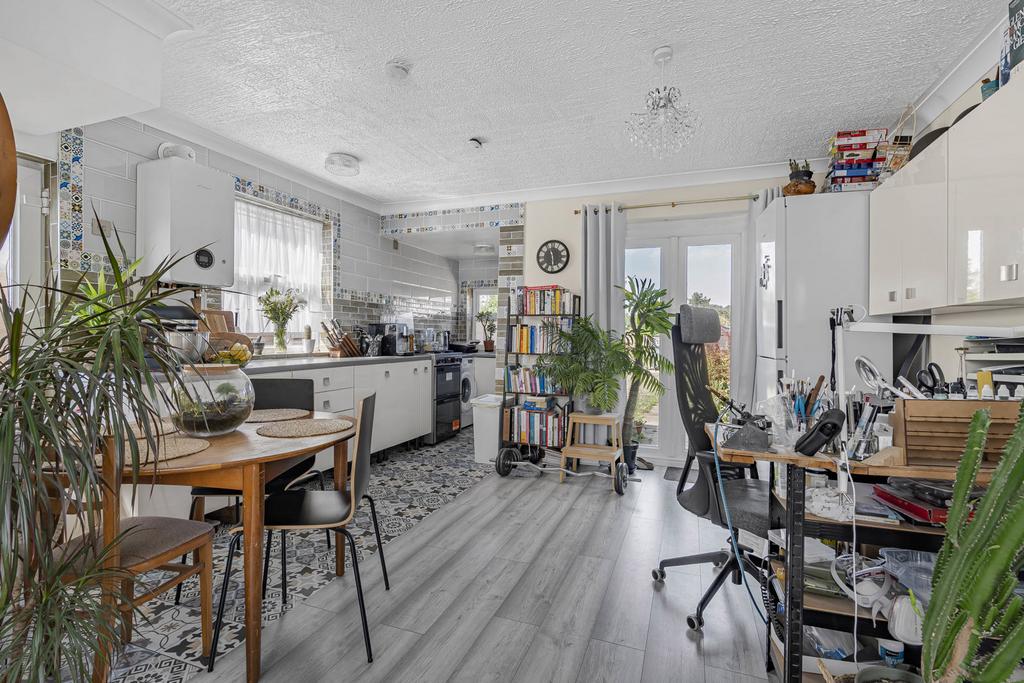 Dining/Kitchen