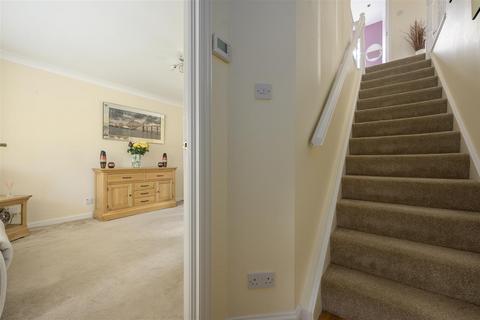 22 Beauly Crescent, KY11 8GW