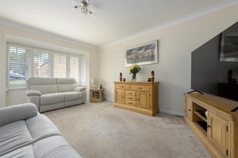 22 Beauly Crescent, KY11 8GW