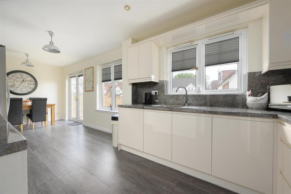 22 Beauly Crescent010.jpg