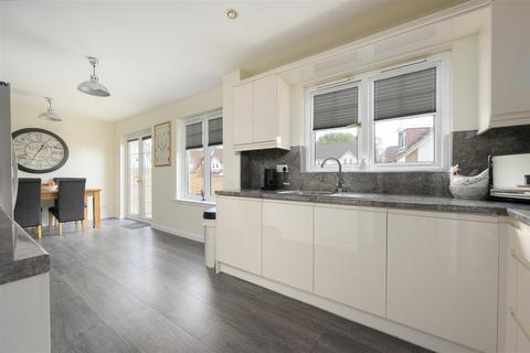 22 Beauly Crescent, KY11 8GW