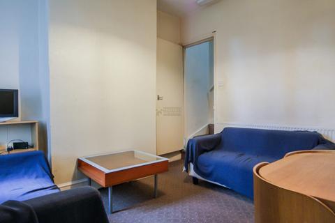 3 bedroom terraced house to rent, Gleave Road, Birmingham B29