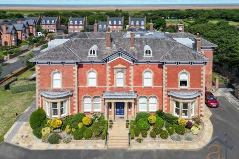 Westcliffe Road, Birkdale, Southport, PR8 2TG