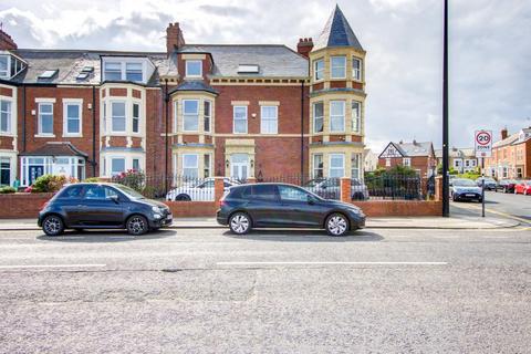 6 bedroom end of terrace house for sale, Windsor Crescent, Whitley Bay
