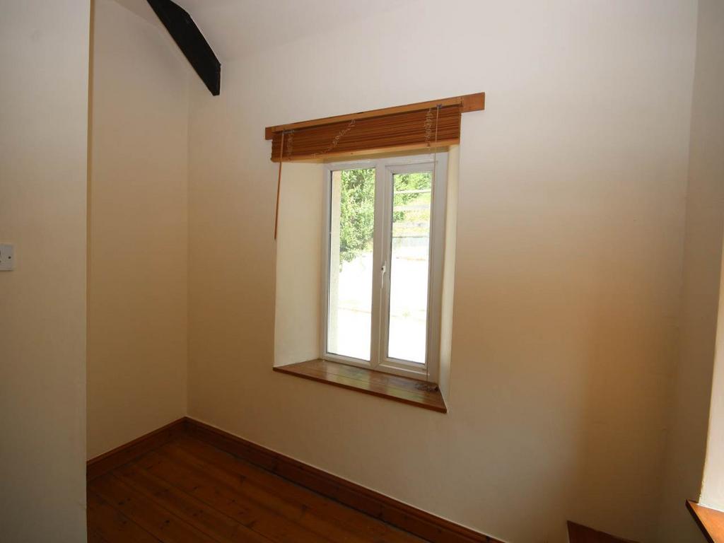 Bedroom 2 (2)