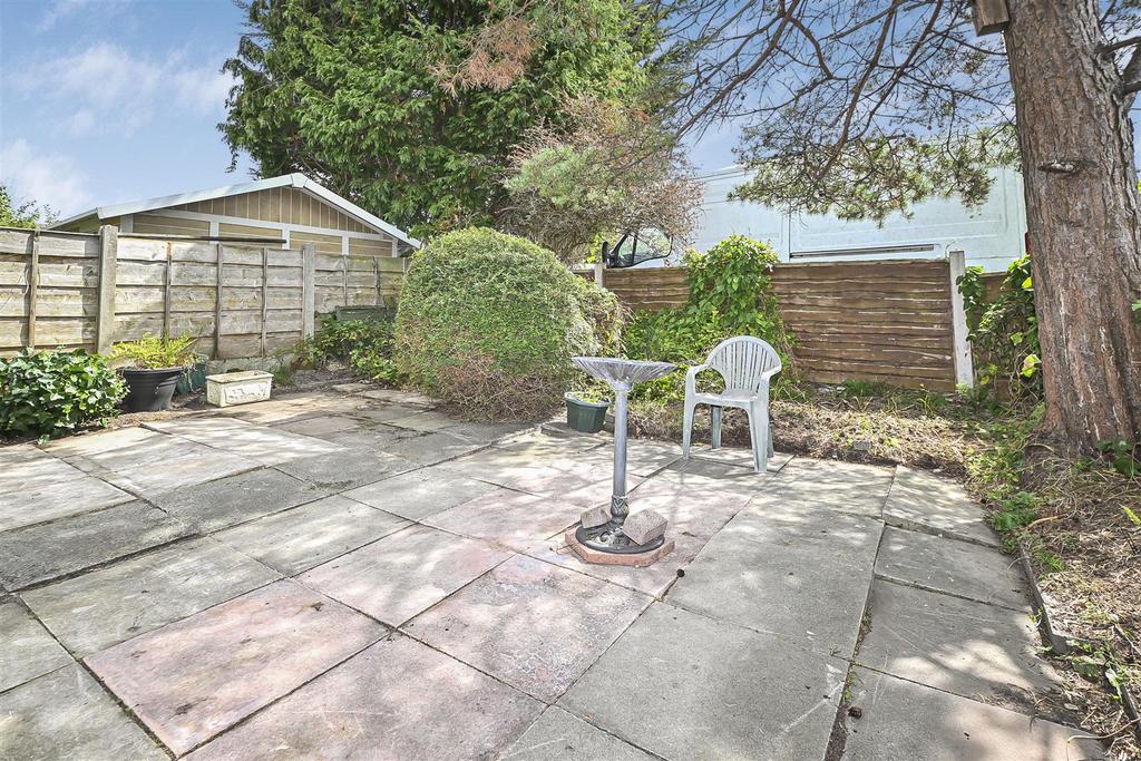 13 Angus Avenue Garden (1).jpg