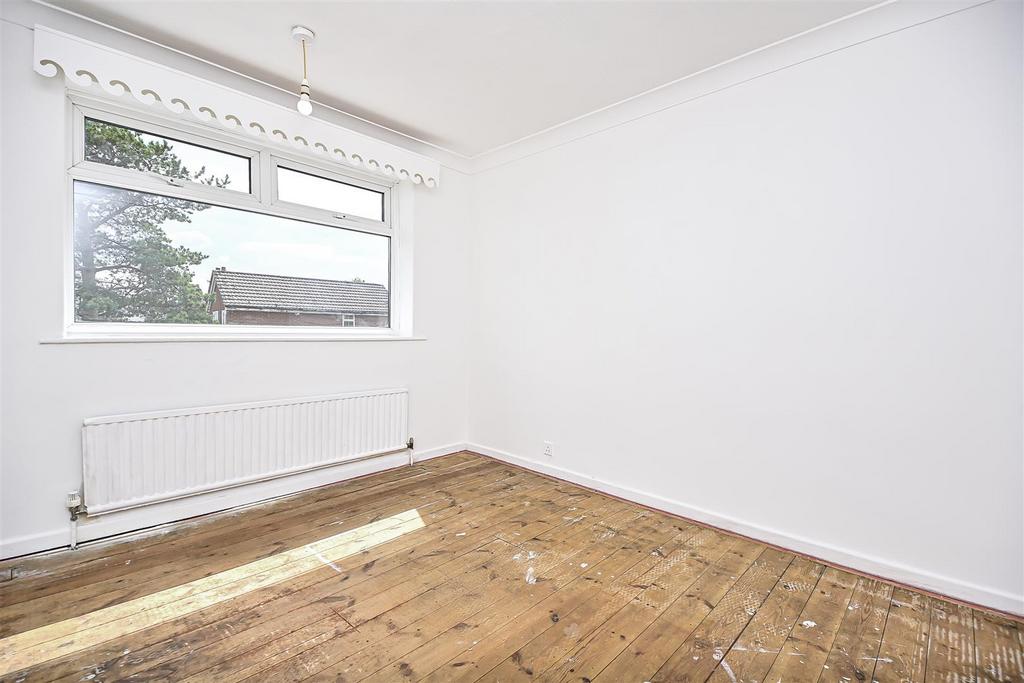 13 Angus Avenue Bedroom 2.jpg