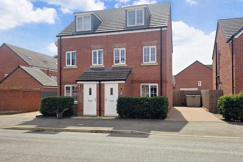 32 Ashton Way, Northampton, NN2 7AR