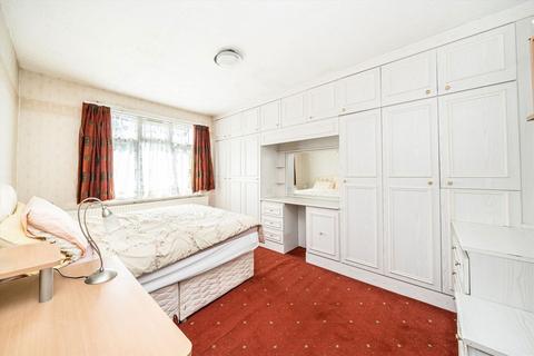 3 bedroom semi-detached house for sale, Great West Road, Isleworth TW7