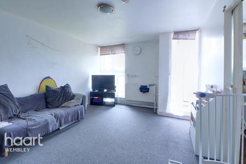 1 bedroom flat for sale, Midwood Close, London
