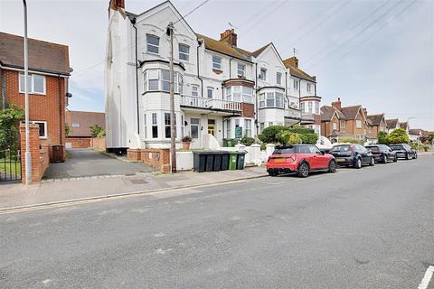 2 bedroom flat for sale, Cantelupe Road, Bexhill-On-Sea