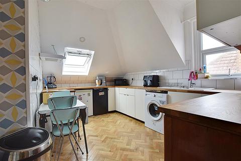 2 bedroom flat for sale, Cantelupe Road, Bexhill-On-Sea