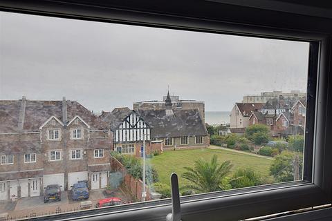 2 bedroom flat for sale, Cantelupe Road, Bexhill-On-Sea