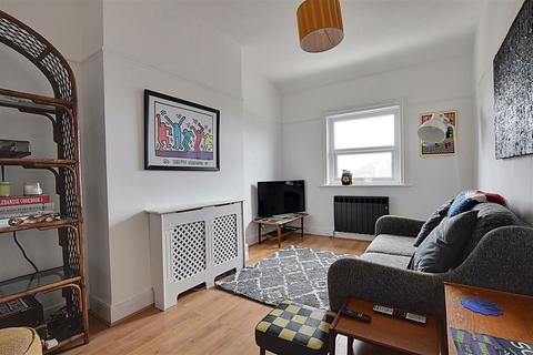 2 bedroom flat for sale, Cantelupe Road, Bexhill-On-Sea