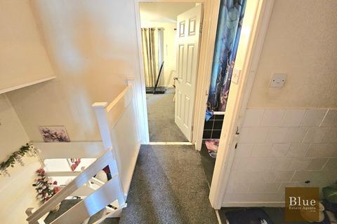 105 Redwood Estate, Hounslow, TW5 9PW