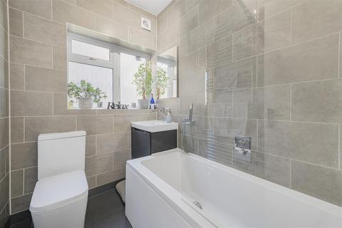 5 Tylers Path, Carshalton, SM5 2JB