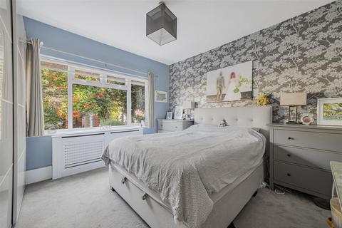 5 Tylers Path, Carshalton, SM5 2JB