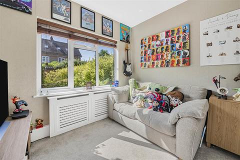 5 Tylers Path, Carshalton, SM5 2JB