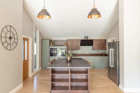 4 bedroom detached house for sale, Harleston Road, Diss IP21