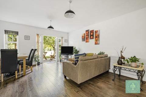 1 bedroom flat for sale, Chelmsford Road, Southgate, London, N14