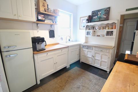4 bedroom end of terrace house for sale, Lyme Grove, Marple