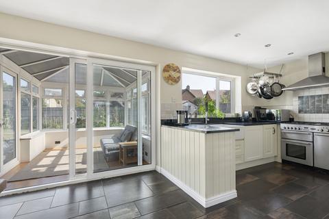 4 bedroom detached house for sale, Chestnut Close, Chesterton, OX26