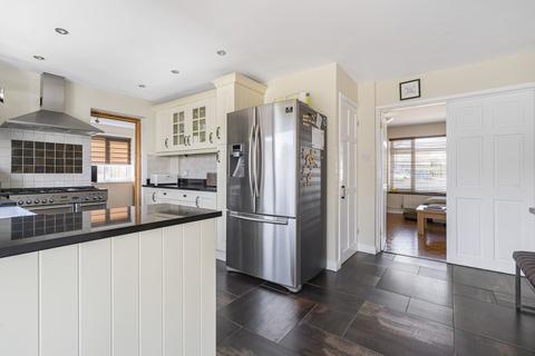 4 bedroom detached house for sale, Chestnut Close, Chesterton, OX26
