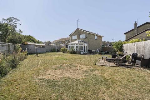 4 bedroom detached house for sale, Chestnut Close, Chesterton, OX26