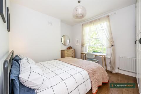 32d Oxford Road, London, NW6 5SL