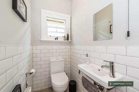 32d Oxford Road, London, NW6 5SL