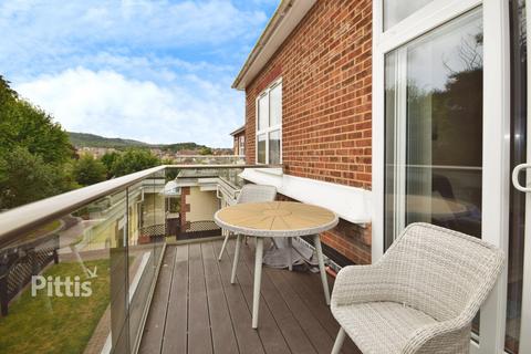 2 bedroom apartment to rent, Queens Road Shanklin PO37