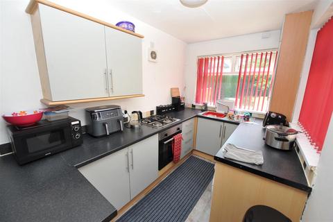 11 Southmere Crescent, Bradford, BD7 3NP