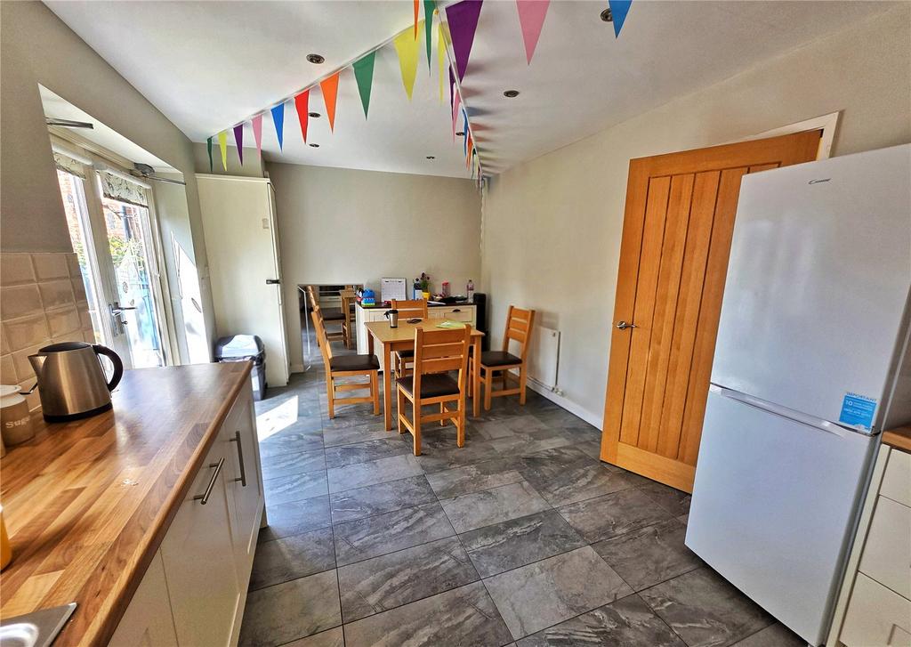 Kitchen/Dining