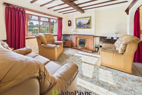2 bedroom bungalow for sale, The Gardens, Kenilworth, Warwickshire, CV8